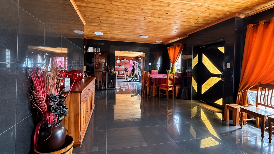 5 Bedroom Property for Sale in Protea Heights Western Cape